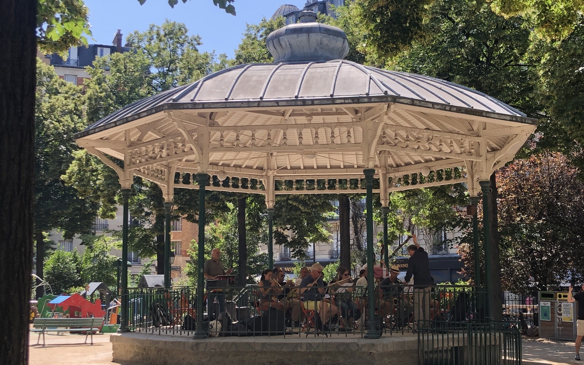 Kiosque en Fête au square d'Anvers - Jean-Claude Carrière