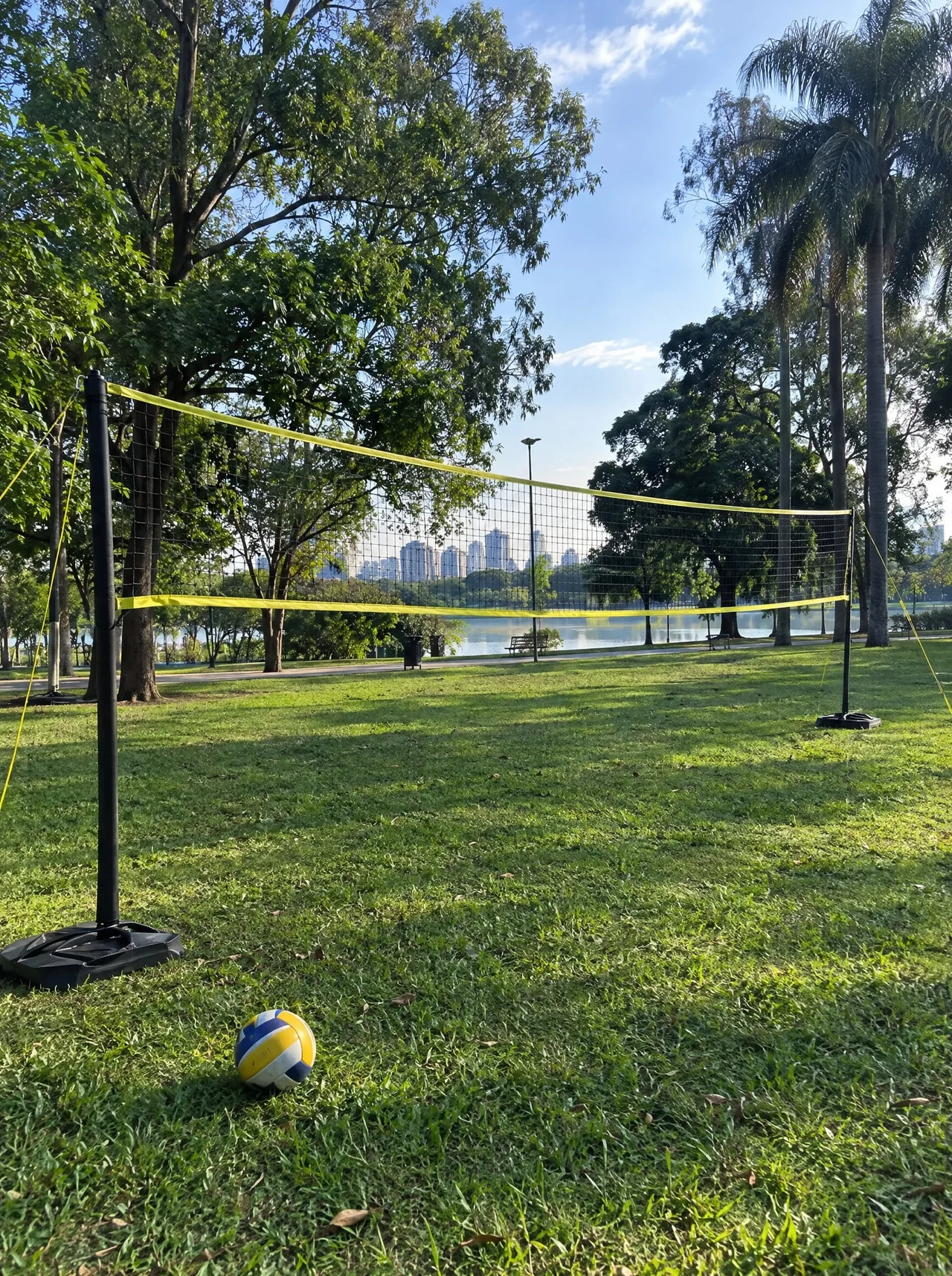 Vôlei no gramado do Ibirapuera